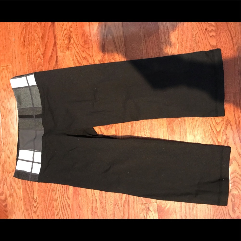 Lululemon reversible size 6 below the knee